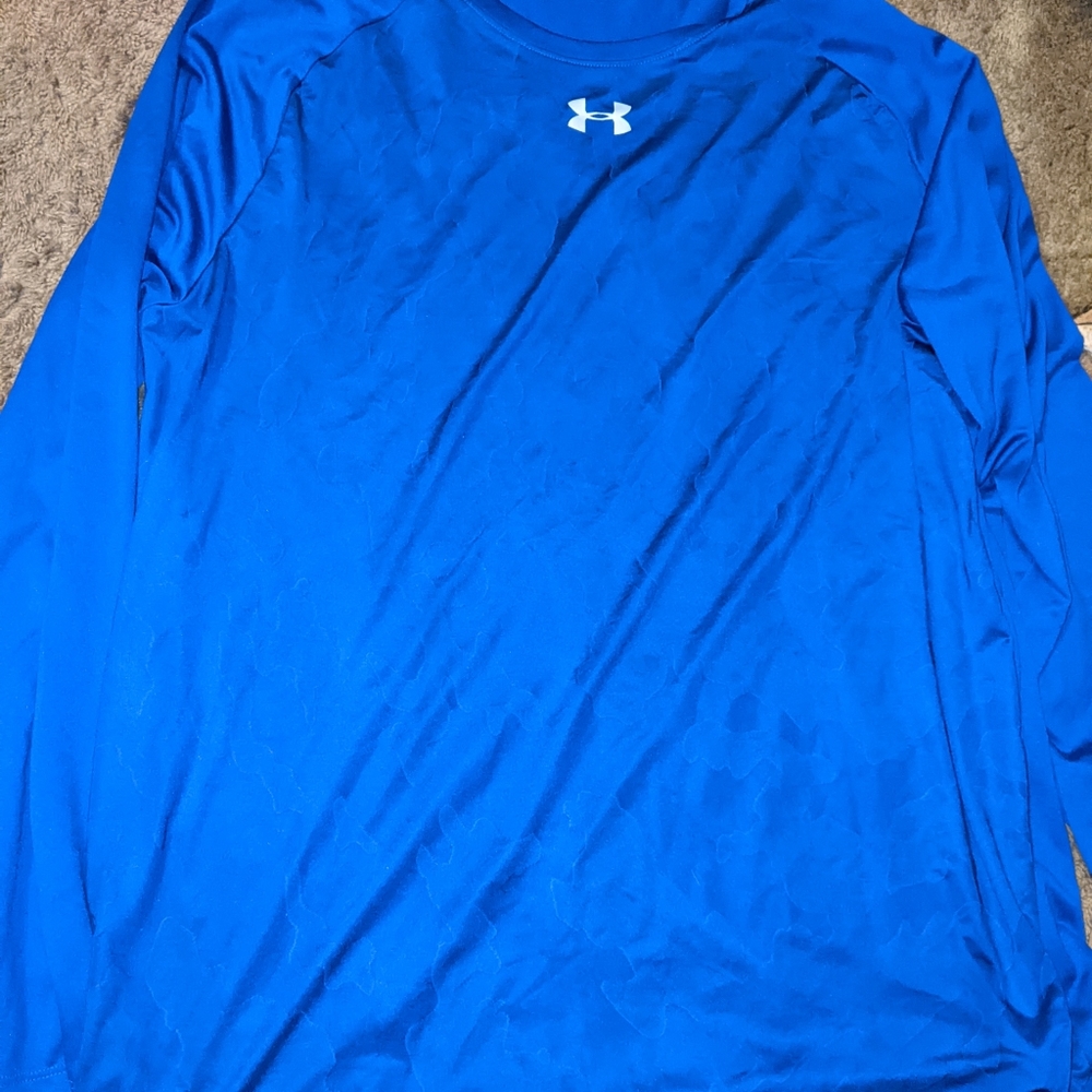 Men's size XL UNDER ARMOR SHIRT